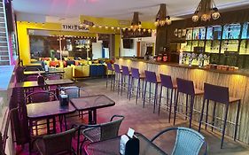 Tiki Taka Hostel & Pub