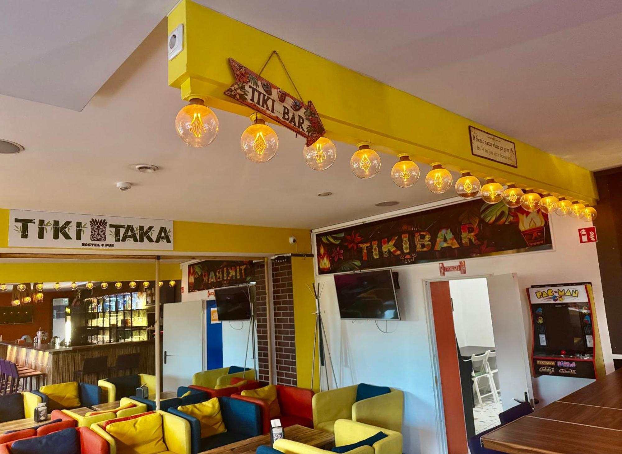 Tiki Taka Hostel & Pub Wilna Exterior foto